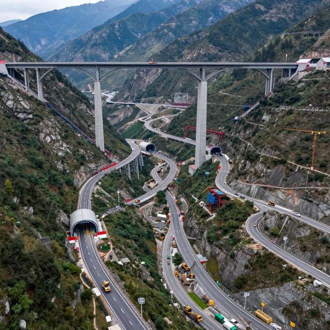 川汶高速建设用地获批，桥隧比超九成，投资约565亿元