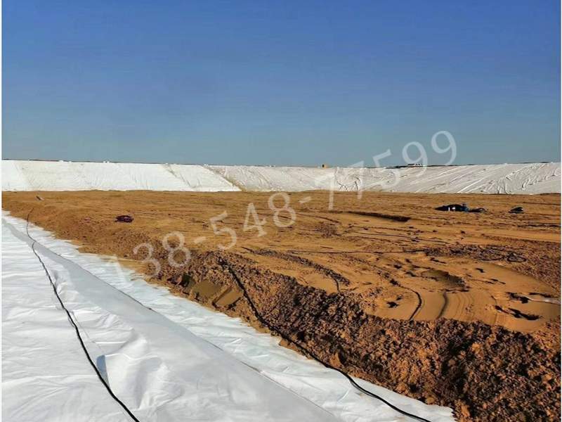 人工湖防渗材料选择及施工要点解析