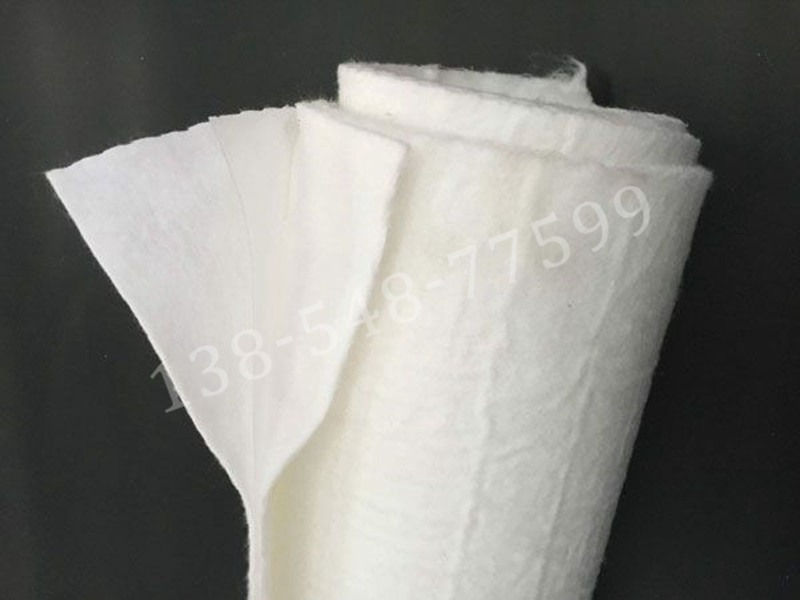 长丝复合土工膜特性及在土木工程中的应用