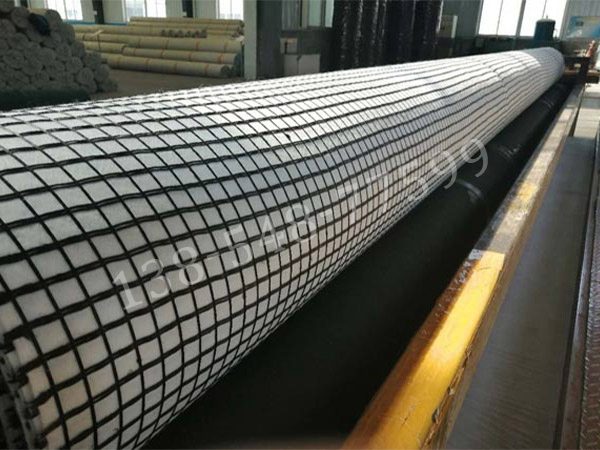 钢塑土工格栅：高强度、耐腐蚀、施工便捷的工程新材料