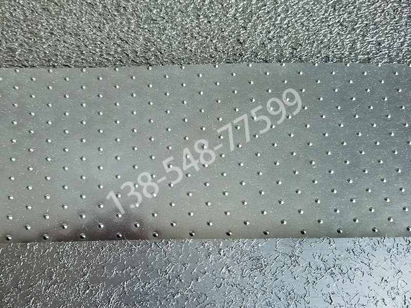 HDPE糙面土工膜：防渗防水耐腐蚀，应用广泛性能卓越