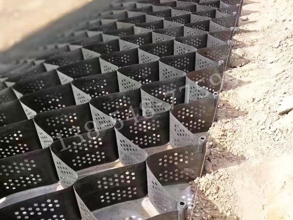 土工格室施工应用与优势解析｜实用指南