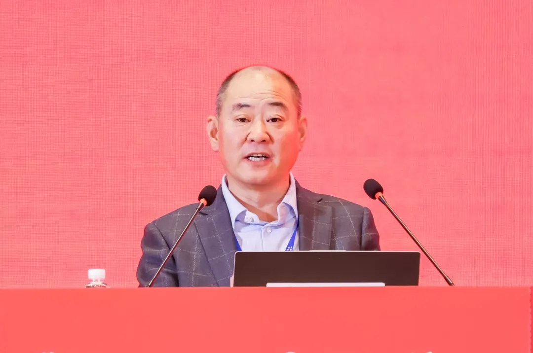 协同合作，共谋发展，友发集团应邀出席钢之家网站2025年钢铁产业链发展形势会议(图1)