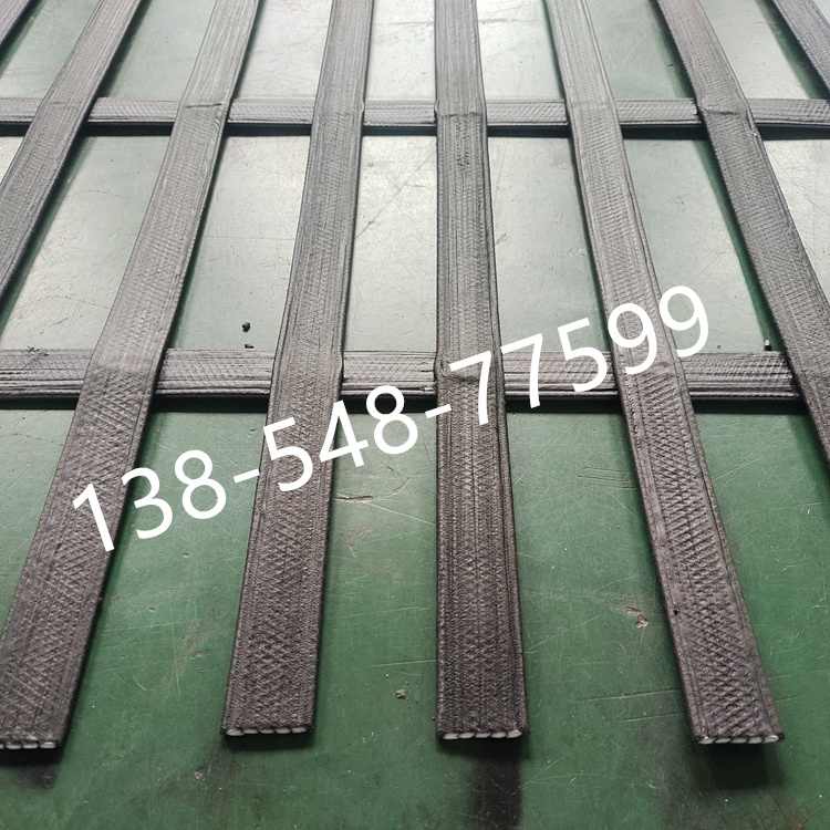 高韧性聚酯纱线集束土工格栅:性能优势与工程应用全解析