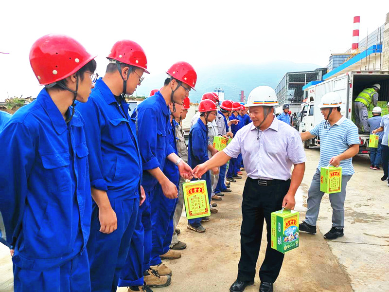 阳春市总工会送清凉活动｜工会关怀一线员工