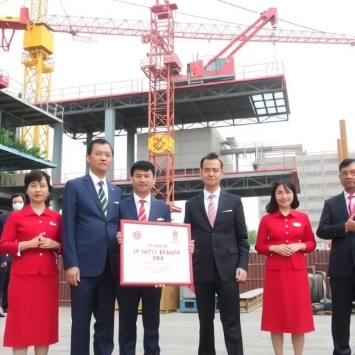 股份公司在广东新兴举行50万吨二期工程项目临时党支部授牌仪式(图3) 股份公司在广东新兴举行50万吨二期工程项目临时党支部授牌仪式(图3)