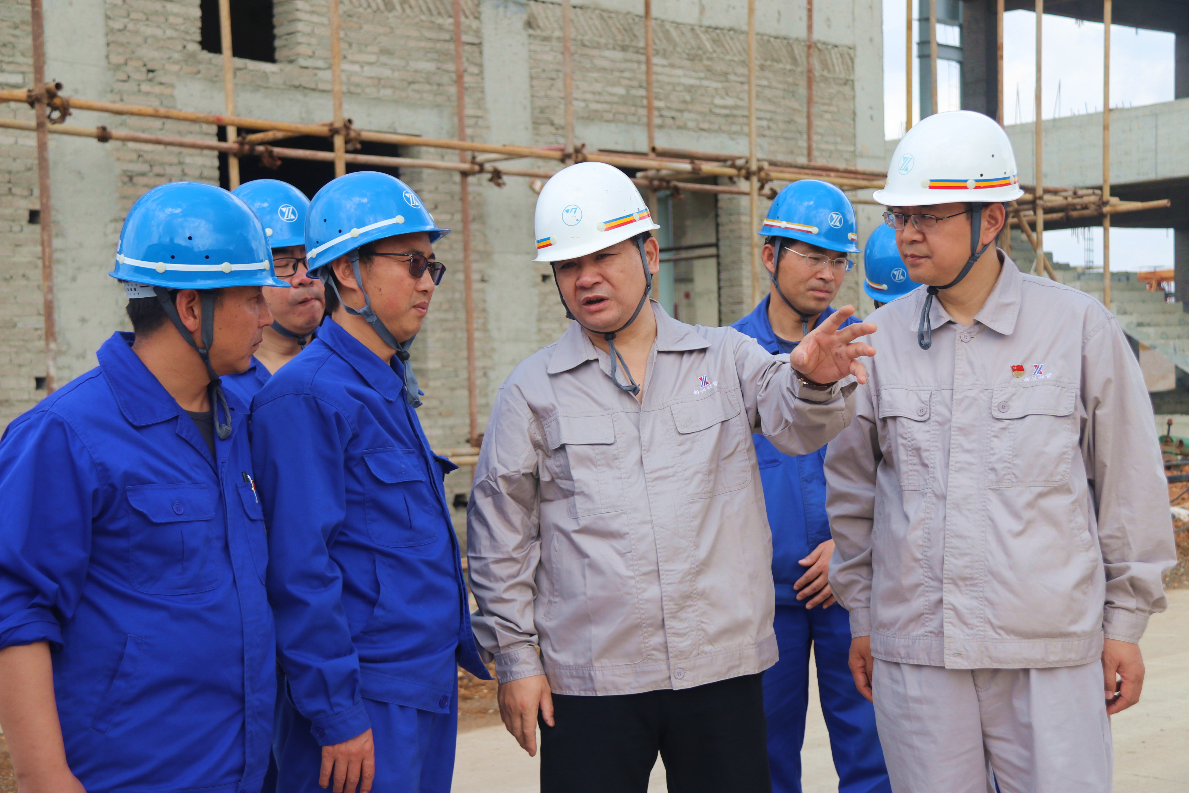 何齐书一行到广东新兴调研指导