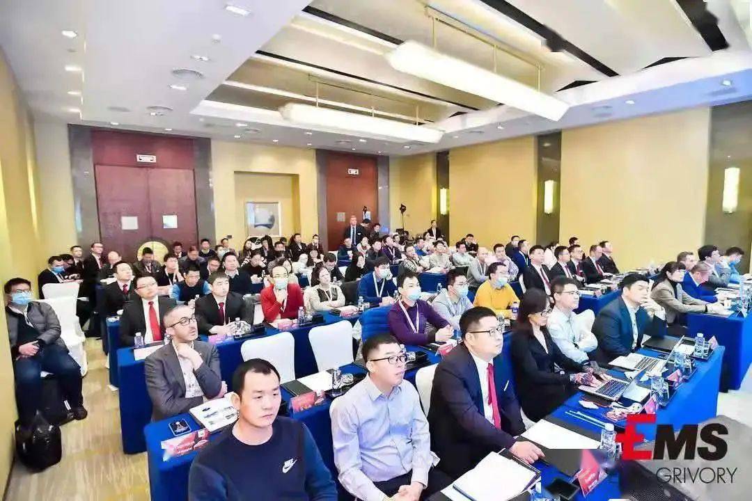 点击进入看图评论 新能源汽车市场趋势与技术产品创新前沿洞察(图1)