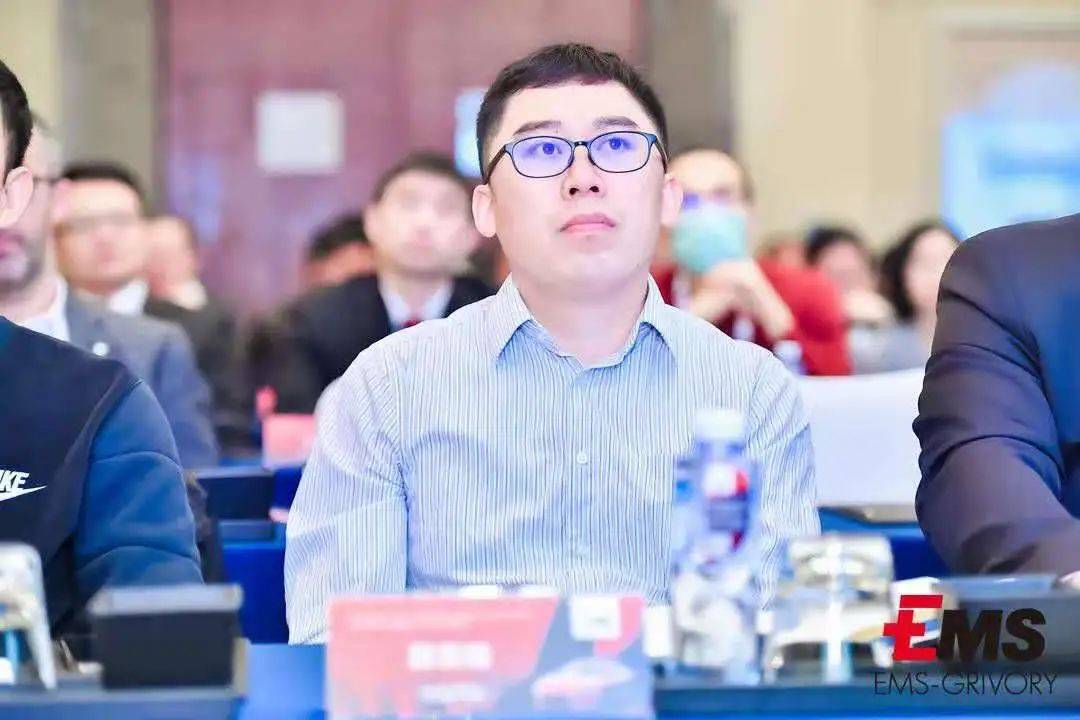 点击进入看图评论 新能源汽车市场趋势与技术产品创新前沿洞察(图8)