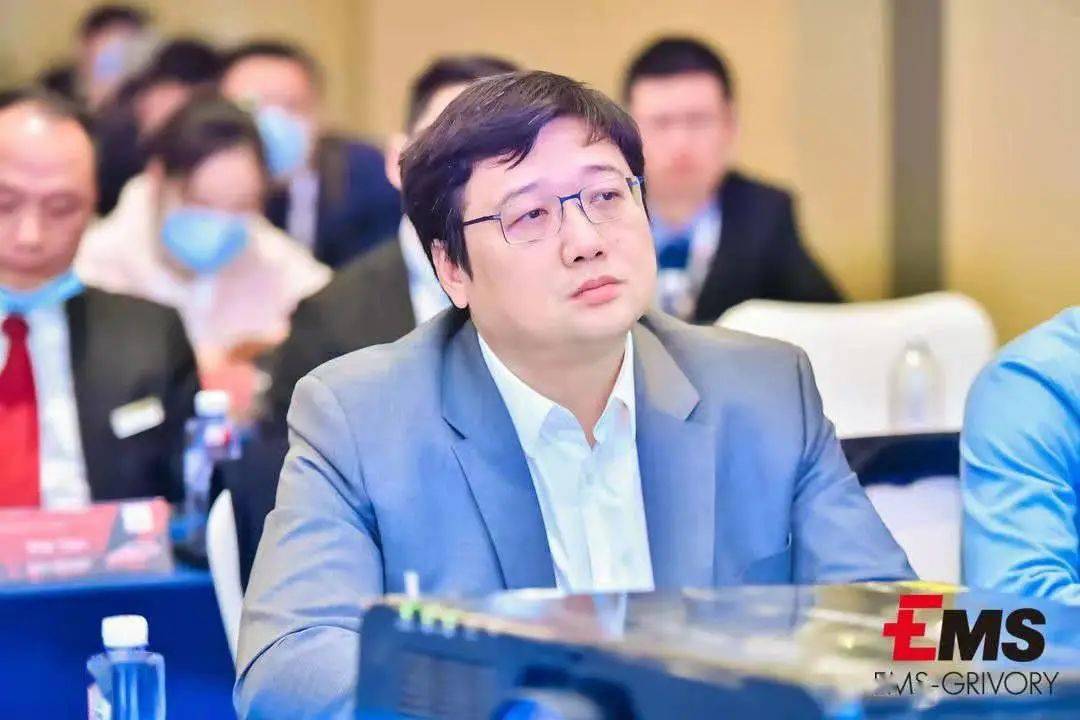 点击进入看图评论 新能源汽车市场趋势与技术产品创新前沿洞察(图9)