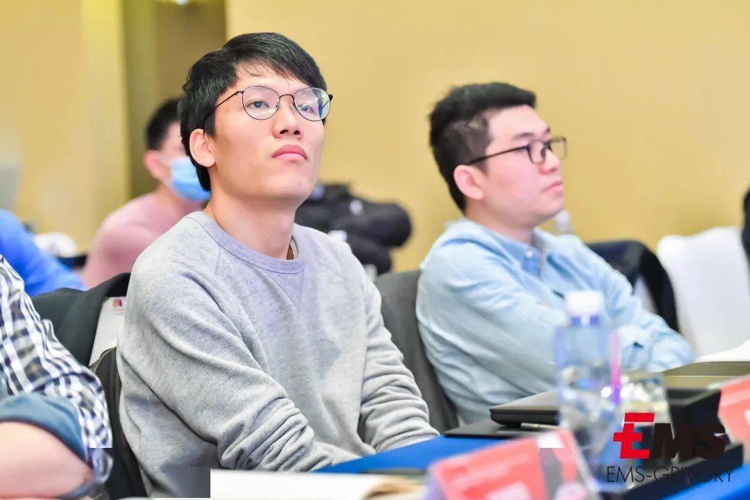 点击进入看图评论 新能源汽车市场趋势与技术产品创新前沿洞察(图15)