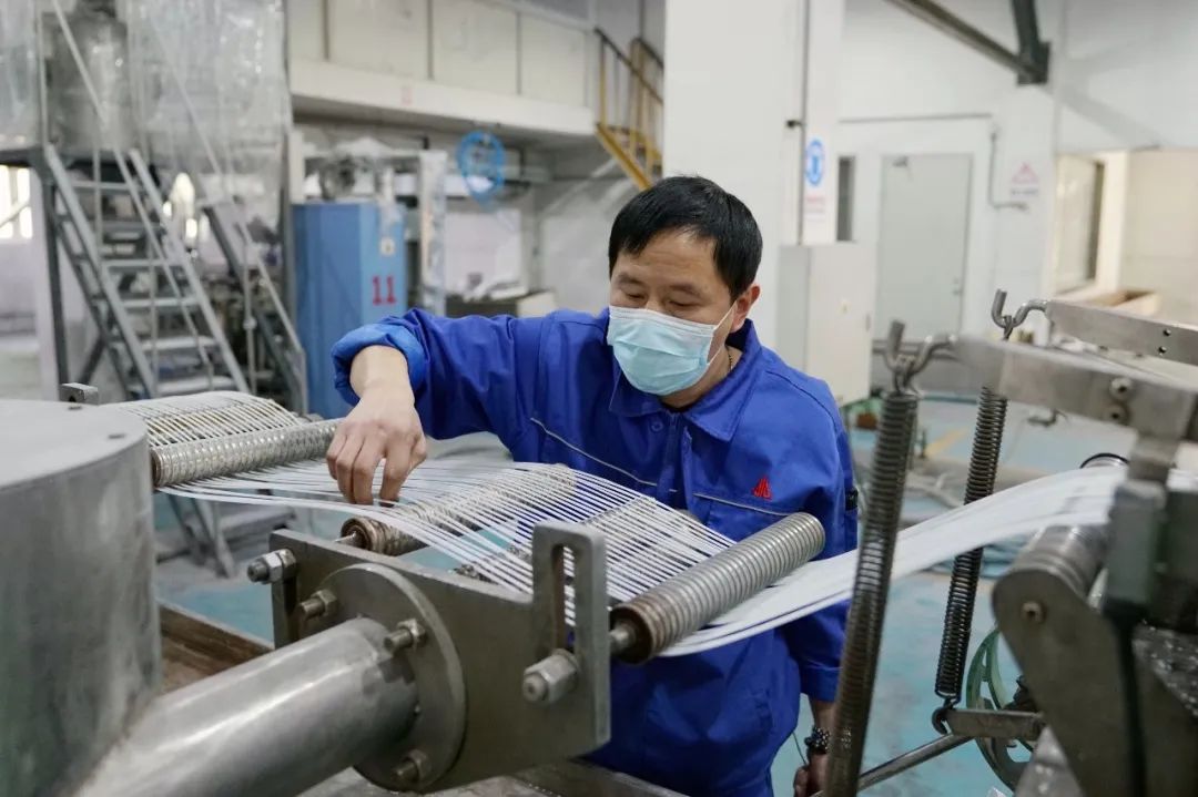 试产成功,6吨/天,助力口罩每天再增600万片!(图6) 1583288434847961.jpg